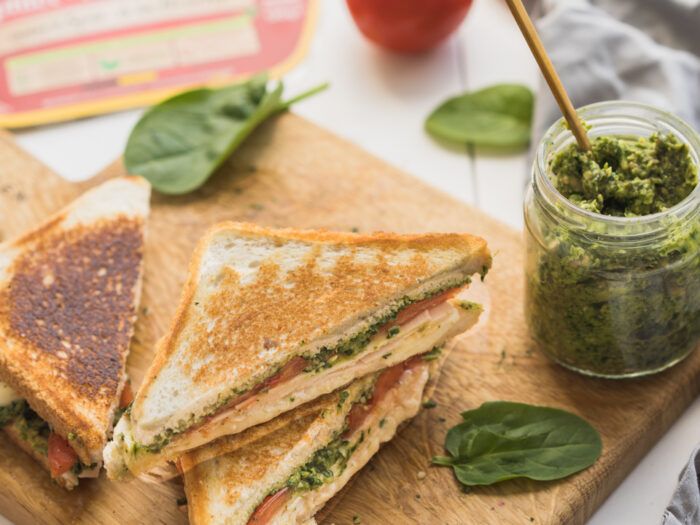 Croque Poulet met Spinazie-Avocado pesto by @Cookameal