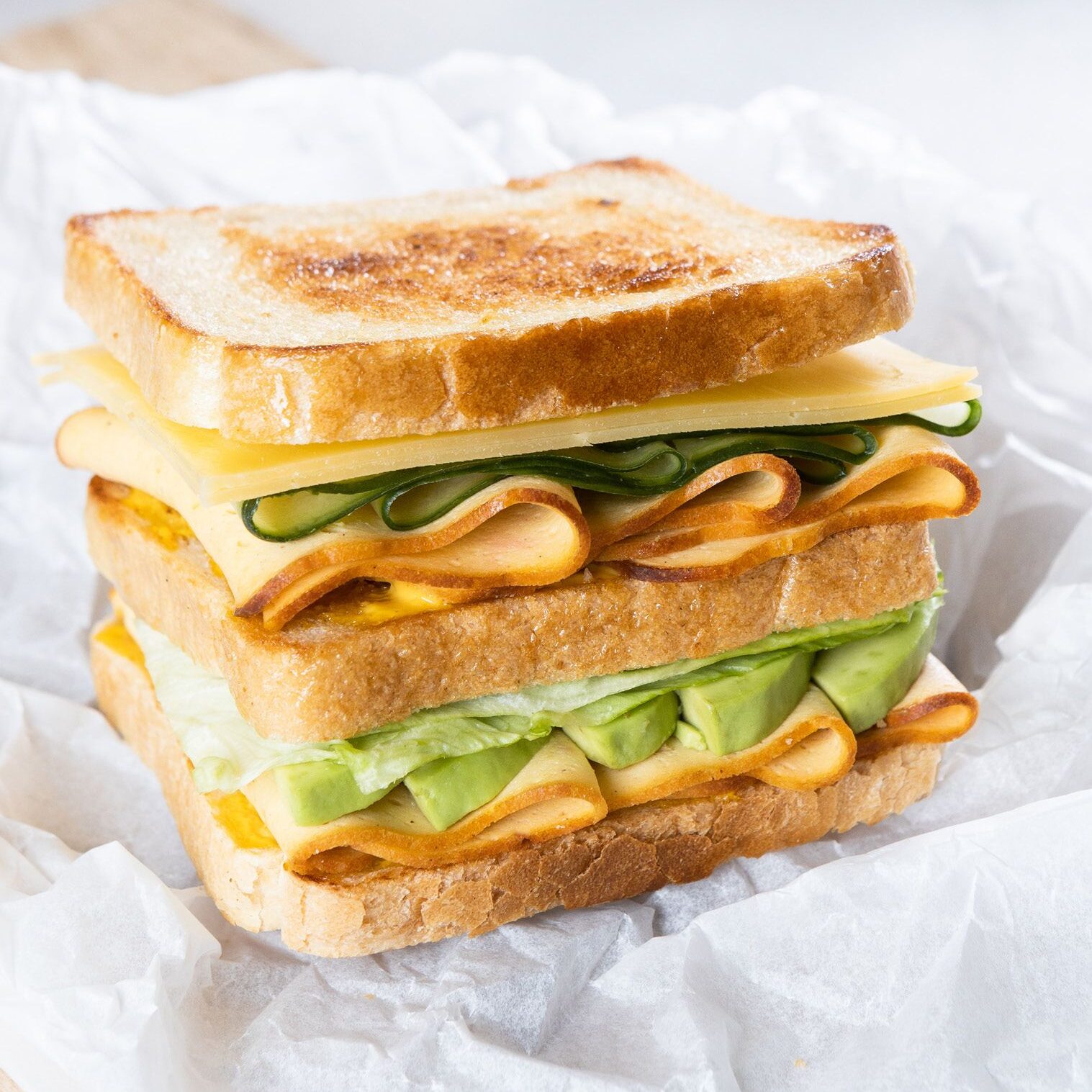 Clubsandwich-met-Omelet-Natuur